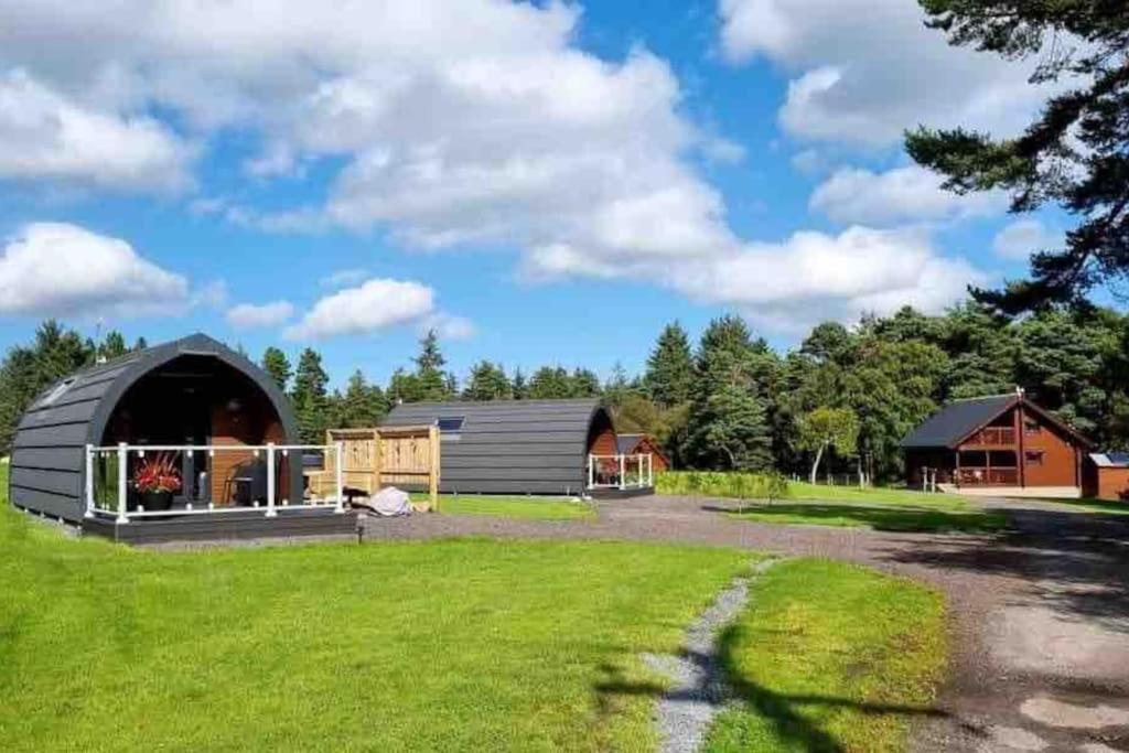 Red Squirrel Log Cabin With Hot Tub Keith Exterior foto