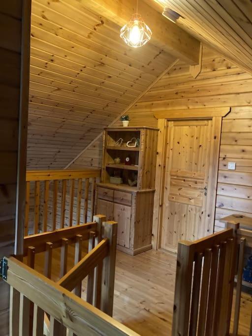 Red Squirrel Log Cabin With Hot Tub Keith Exterior foto